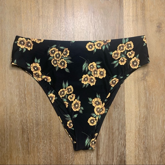 O'Neill Other - O’Neill Sunflower Bikini Bottom M